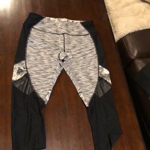 Avia size medium workout pants